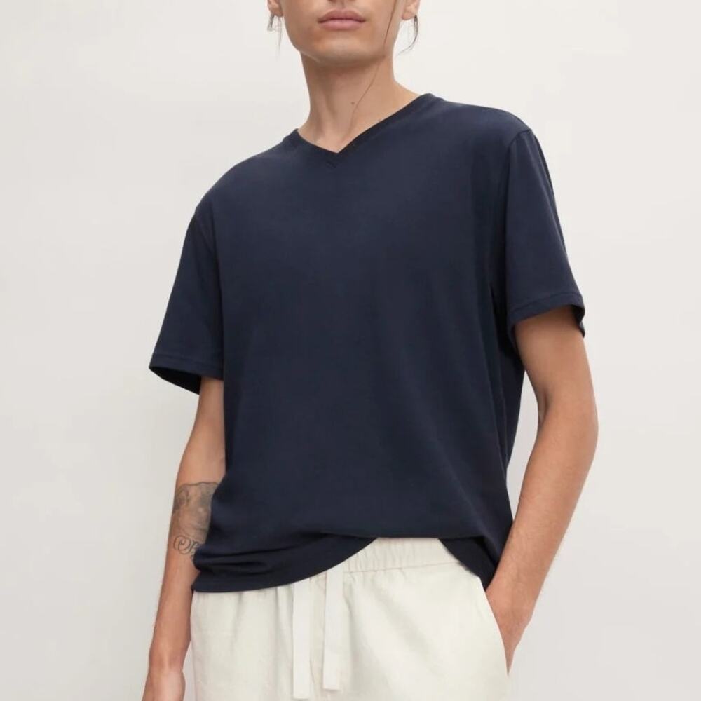 Everlane Men's The Essential Organic V-Neck Short Sleeve Tee Size Medium NWT